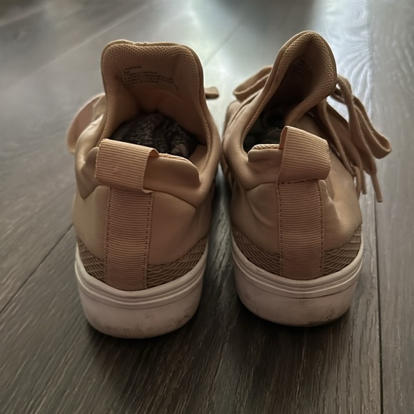 Steve Madden Sneakers - Picture 3 of 4